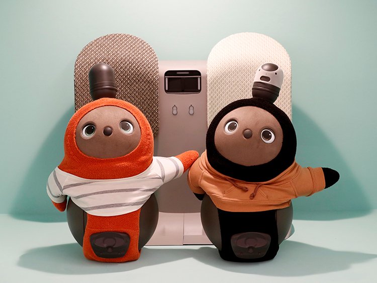 AstriddeWitte80's tweet photo. “This robot won’t do any of your work. In fact, it might just get in the way,” Hayashi told Bloomberg. “Everything about this robot is designed to create attachment.”

https://t.co/gXHcoaohH5 https://t.co/06JLrI0gUe