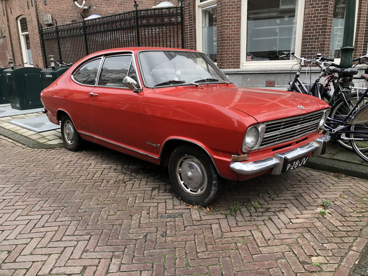 Cars of The Hague: for some reason this bike-mad city also resembles a classic car museum. Every day I cycle past a few stunning ones. Here are some from today’s ride to work