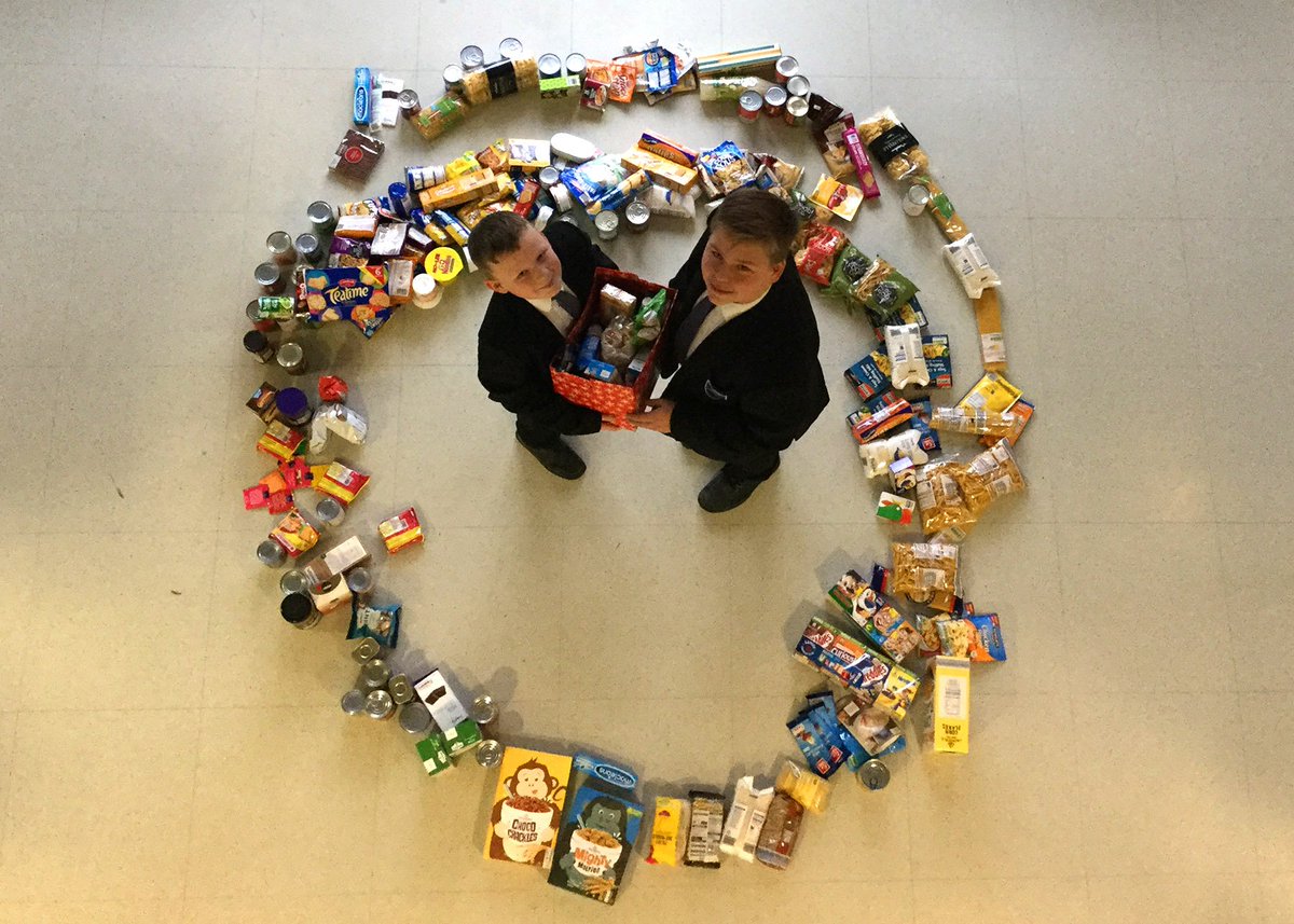 Our staff and students have been busy collecting donations for our Oasis Hub food pantry and CARE Foodbank. The students managed to collect over 400 items as part of the INSPIRE peace project. #INSPIRE #ProudtobeOAW

1/2