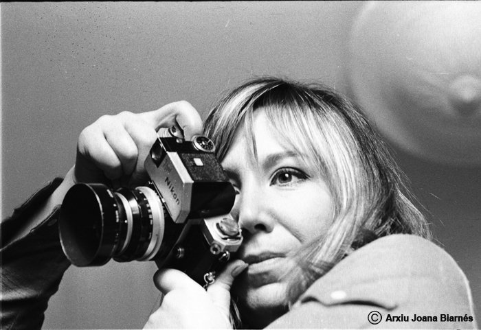 Lamento molt la mort de la Joana Biarnés, fotògrafa terrassenca pionera en el fotoperiodisme a Espanya i filla de Joan Biarnés, treballador de <a href="/MinaAiguesTRS/">MINA Terrassa</a> i encarregat de fotografiar l'empresa durant molt anys. La nostra ciutat perd un gran referent. lavanguardia.com/vida/20181220/…