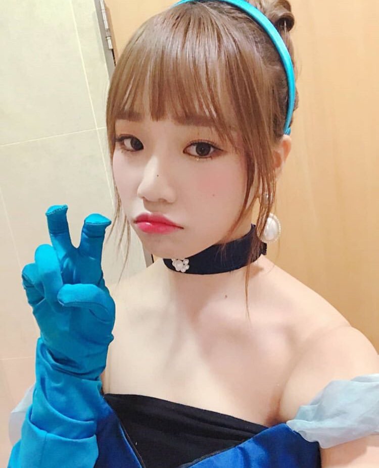 IZONEUPDATES's tweet photo. [📸] 181220 official_izone’s Instagram Update with Yuri! https://t.co/wivI0ow4bh