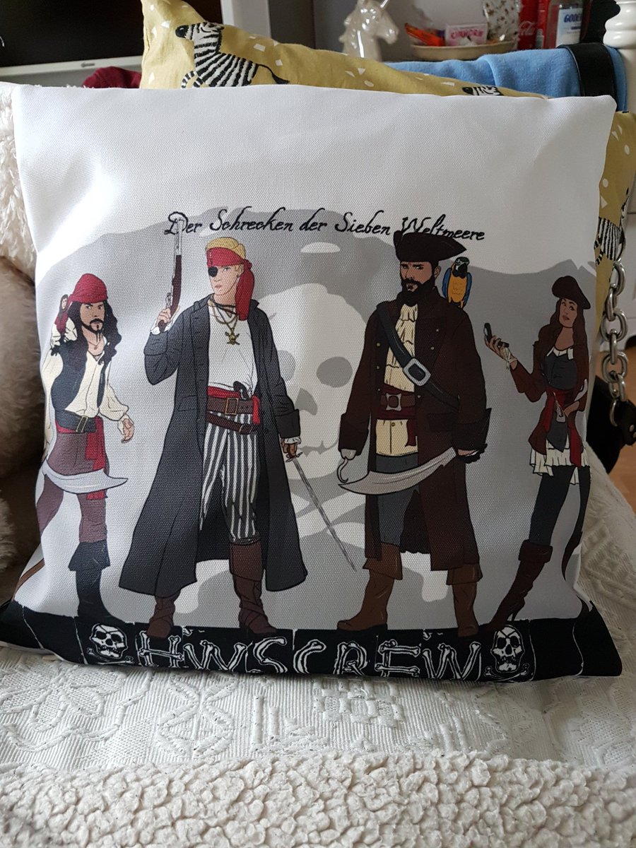 stilllovingGaGa's tweet photo. Ich muss sagen, ich find's schon geil! #HWSCrew #HWSQ @Gronkh @xPandorya @TobinatorLP @Herr_Currywurst https://t.co/SG4qyLl3Bs