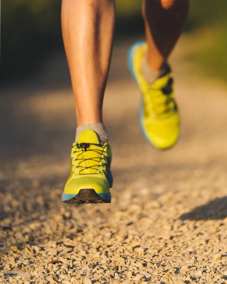 Sending it all through the last week before Christmas!

Happy Holidays! Almost #timetoay 🎄🎄
📸👉 <a href="/runlongrun/">Run Long</a>