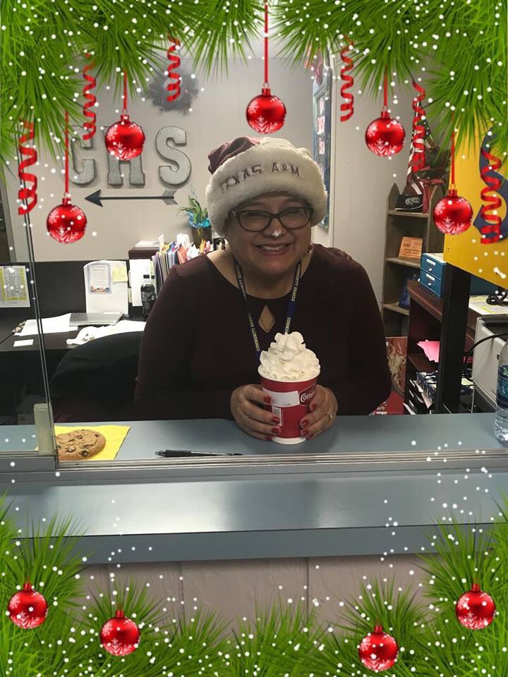 CHSBraveNation's tweet photo. Hot cocoa + cookies = happy teachers! #ItsAlmostChristmas #ExperiencetheBLUE https://t.co/jYsQI40wU4