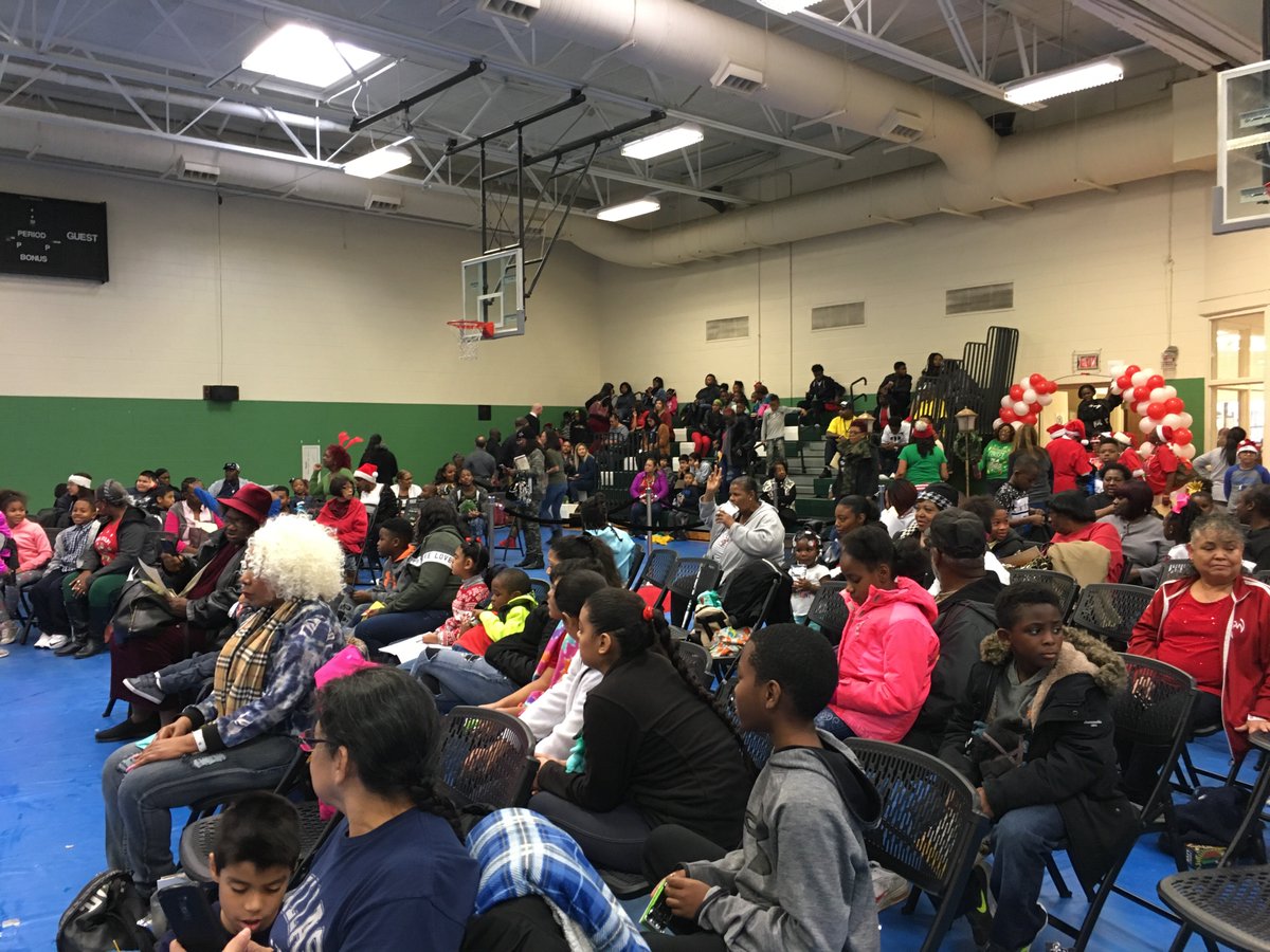MLKCCDallas's tweet photo. Celebrating the Annual Adopt a Grandparent Raising Grandchildren event at #MLKCCDallas https://t.co/OYpZlYIORQ