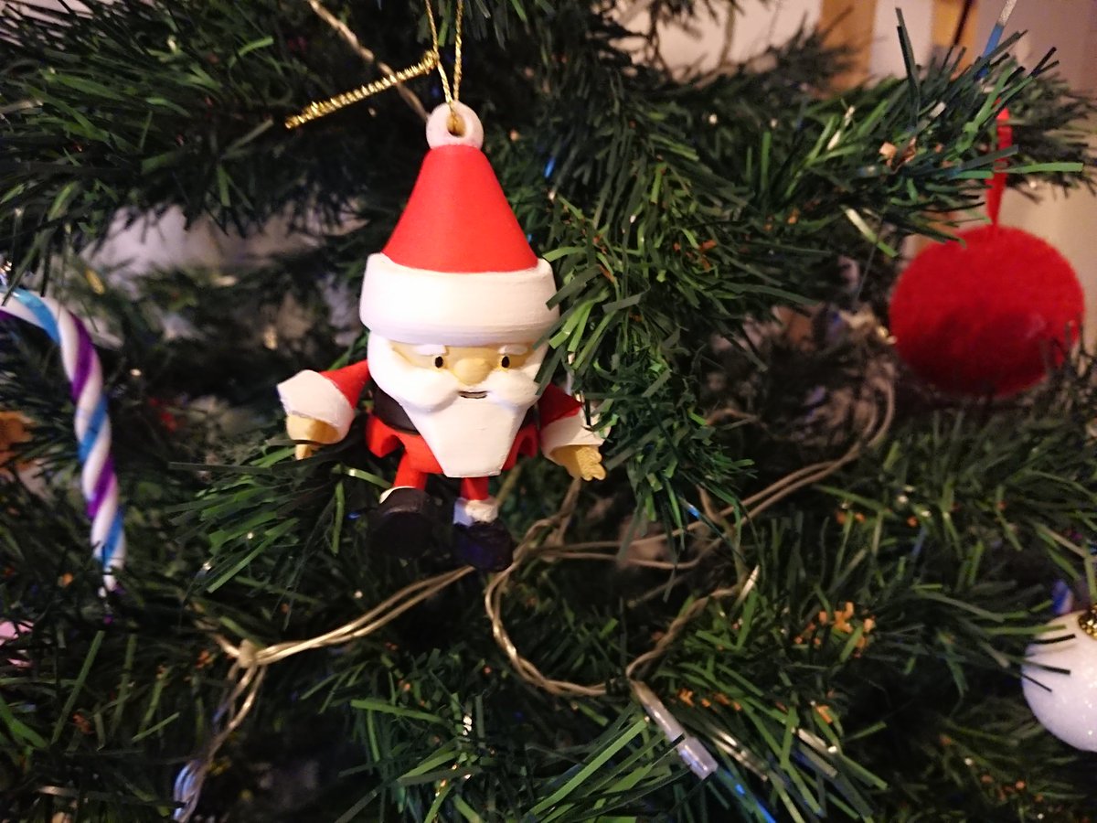 3_daddict's tweet photo. Décoration pour sapin de Noël 🎅 avant et après peinture #impression3D #imprimante3D #DaVinciMini @XYZprinting #zortrax #SantaClaus #lutin #Leprechaun #MerryChristmas https://t.co/BCXfR6Fbqq