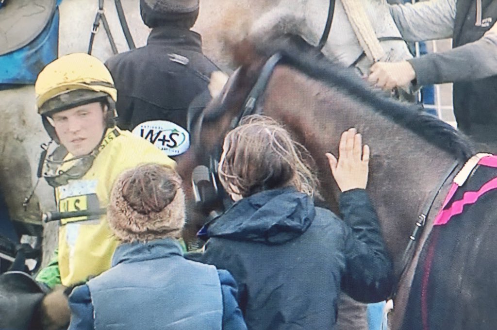 amajox's tweet photo. Congrats @amajox @Buckley123K enjoys 1st win under rules @ExeterRaces @jockeyclub #catering Hcap Hdl #MaunaKea for #PollyGundry #17ran #topjock๐๐๐๐๐๐๐๐ฅ https://t.co/b5ENbNXmqh
