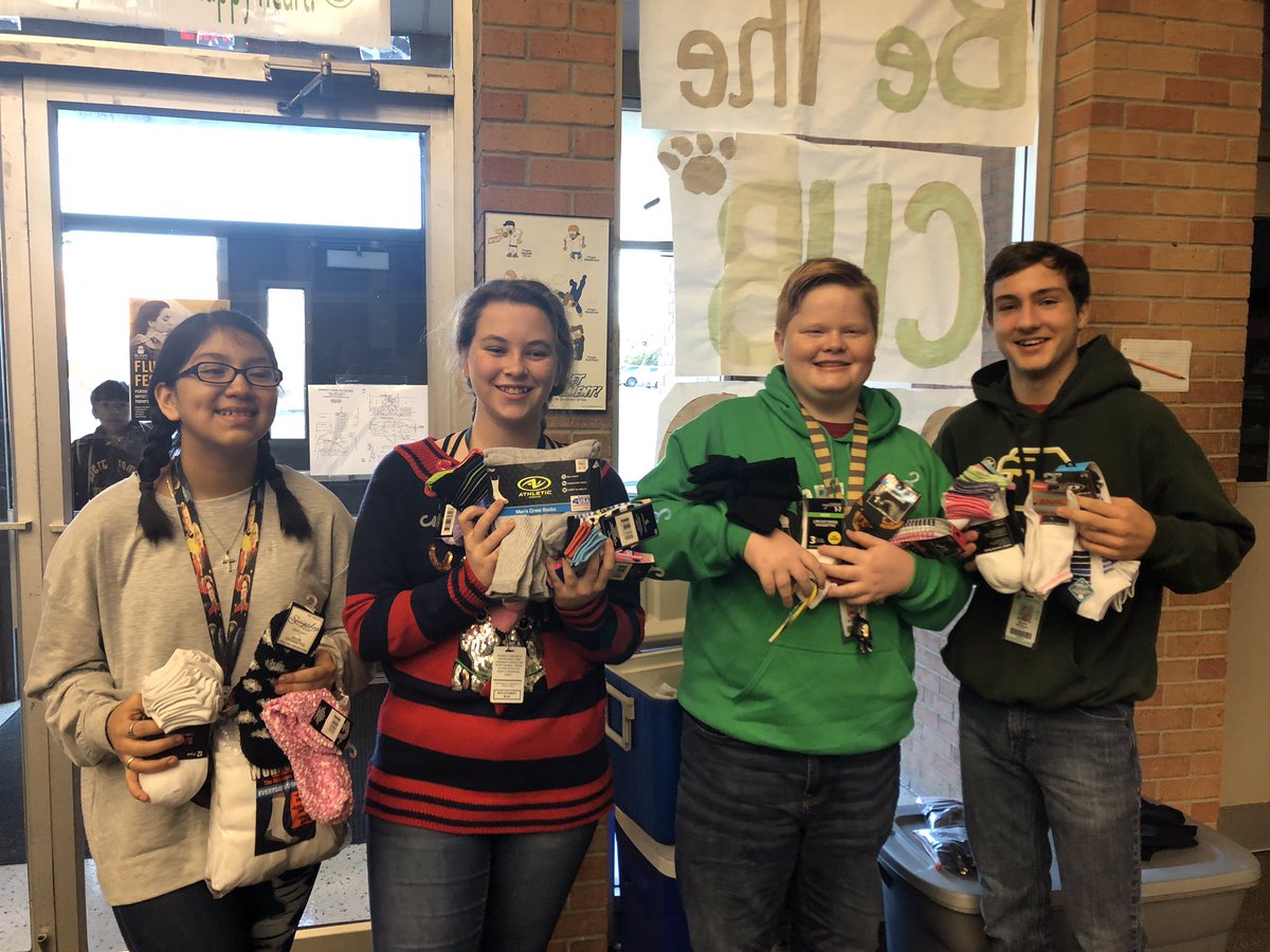 BrenhamCubBand's tweet image. The Brenham Junior High Band is donating over 300 new pairs of socks to Faith Mission! #btcb #BrenhamUnited #IChooseBrenham