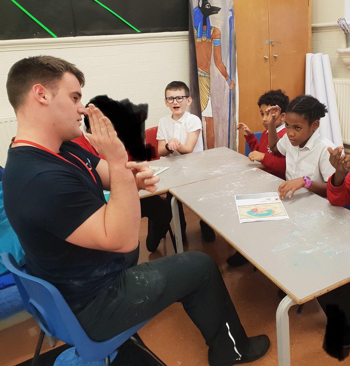 PhilippeLewis1's tweet photo. A couple of pictures from the #BrainEducation and #mindfulness sessions delivered with the brilliant @HayleyconSB from @StrongerBrains. The children made some posters and learned about the power of having a #growthmindset. #education #health @sevensisterssch @Evolve_Impact https://t.co/4r7ZJSc60c
