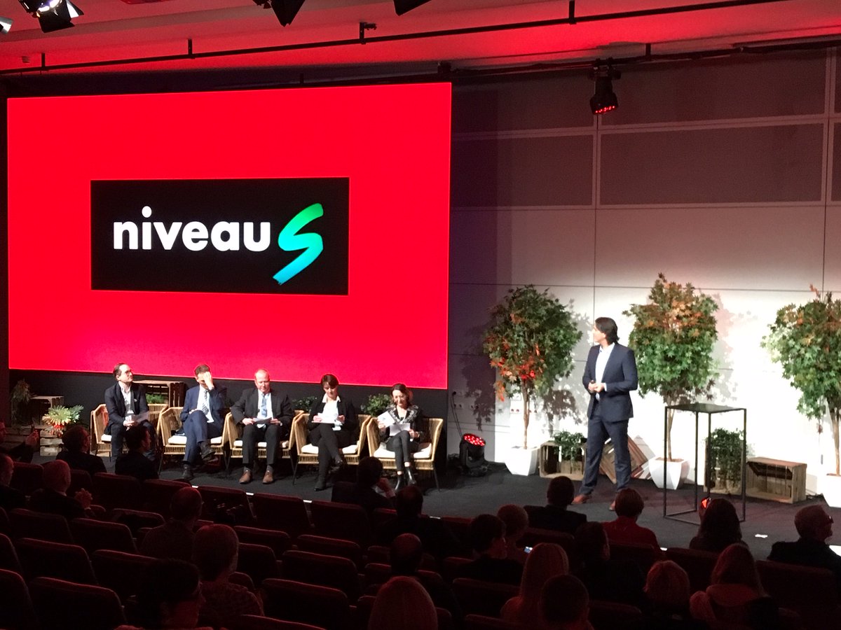 PushToTalk_Live's tweet image. Push To Talk vertelt veiligheidsverhaal van de toekomst voor Niveau S.
Een redactieteam van Push To Talk verzamelde content voor en tijdens het event. Push To Talk vertaalde de content in begrijpbare social media posts voor Twitter, LinkedIn en Facebook.@niveau_s @Vias_institute