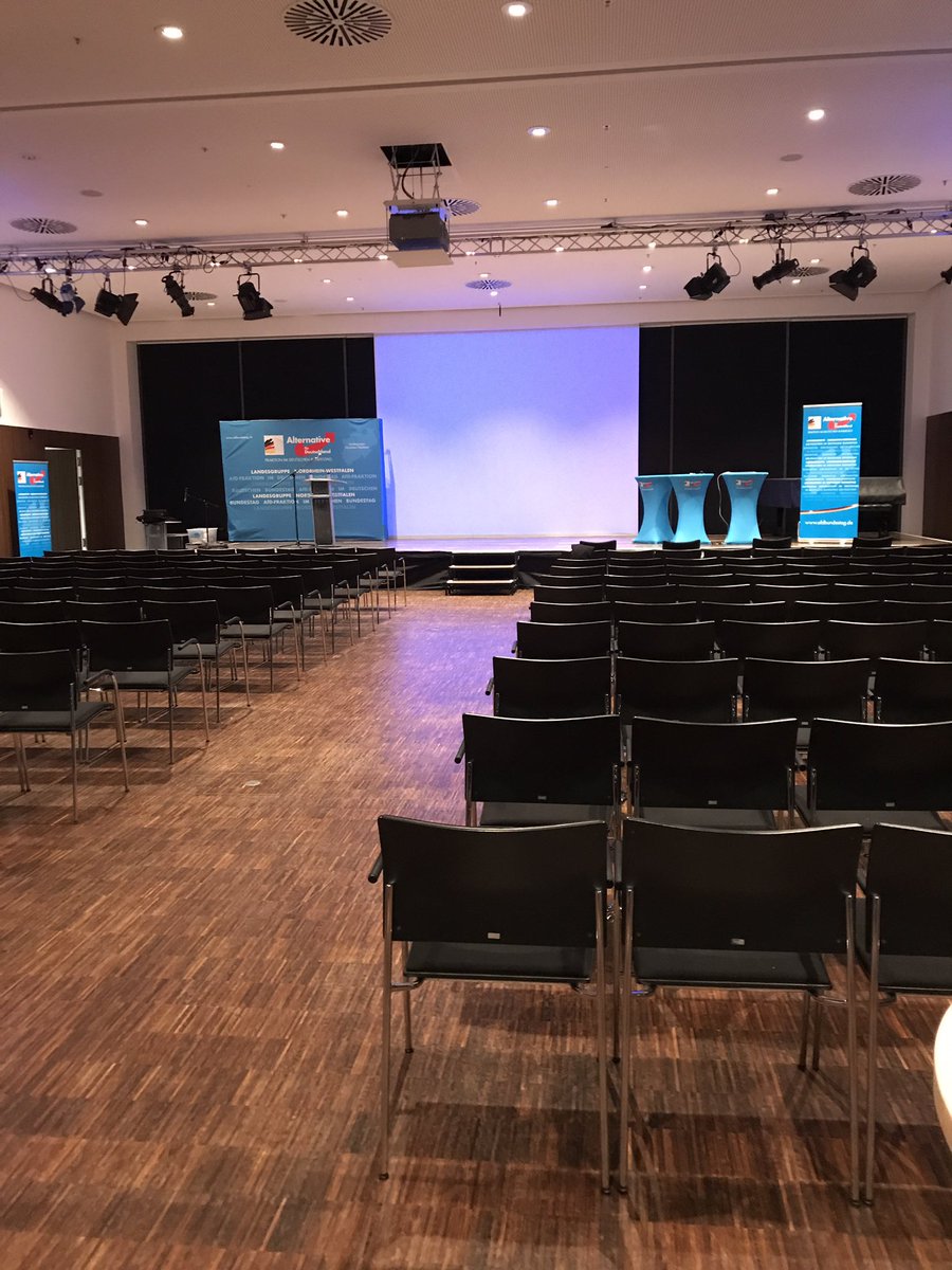 Jochen_Haug's tweet photo. Gleich geht’s los! #Bürgerdialog #AfD #Köln #koeln2012 #k2012 https://t.co/7yGdFqsqxv