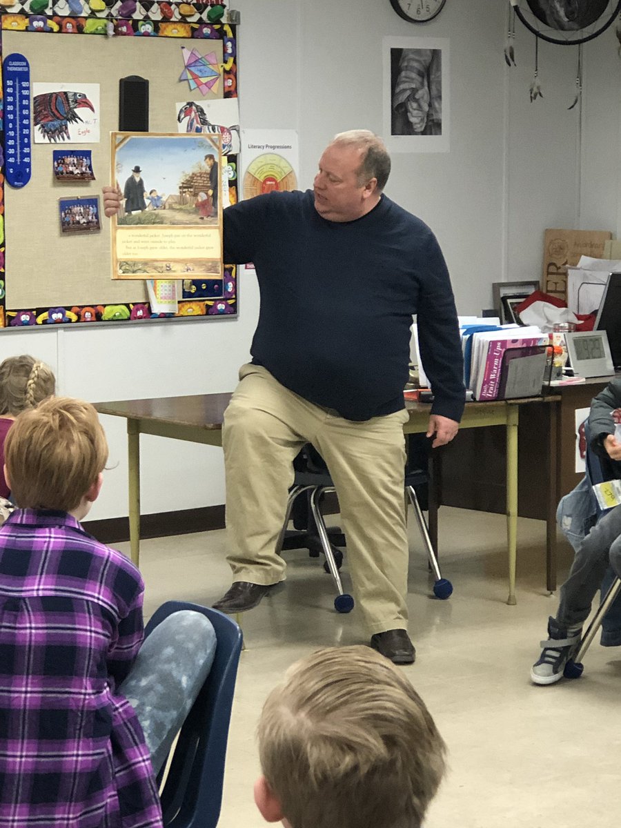 TownsendDean's tweet photo. #lochearnrocks #wrsd The class enjoyed a story today that was read with style by their future principal Mr. Wilbur.  We love reading! https://t.co/nhJPPDg2No
