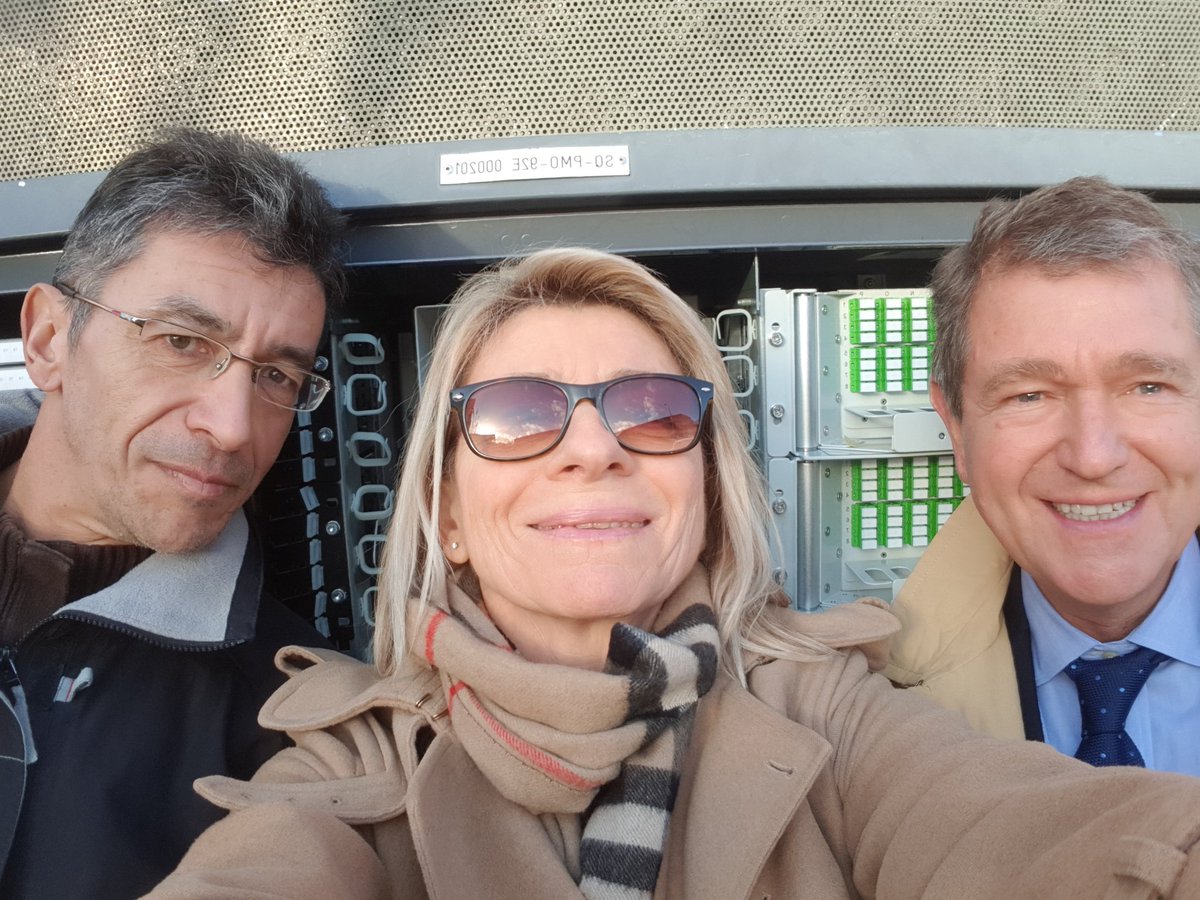 @ville_chaville @jbisson92 maire adjt à l'économie numérique + au déplmnt du #THD a tenu à se rendre sur le terrain avec l'équipe @OrangeIDF pr constater l'arrivée progressive des services Orange sur le réseau @Covage92 Merci à l'équipe municipale pr son implication @jjguillet