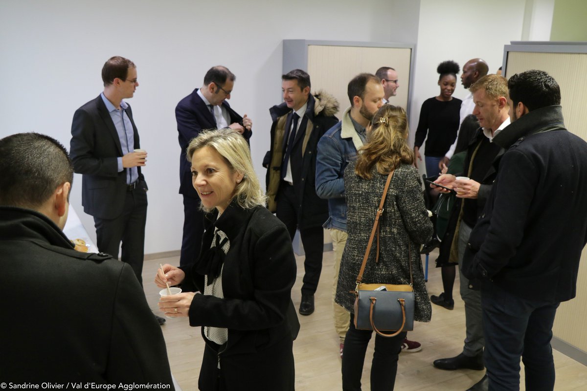 ValdEuropeagglo's tweet photo. Félicitations à Maxime Tessier, lauréat du Concours jeune entrepreneurs de Val d'Europe pour son projet @e_memoriam !
@percolateur @ValdEuropeagglo  #concours #prix #entreprises #projet https://t.co/6mkjxVQ1K9