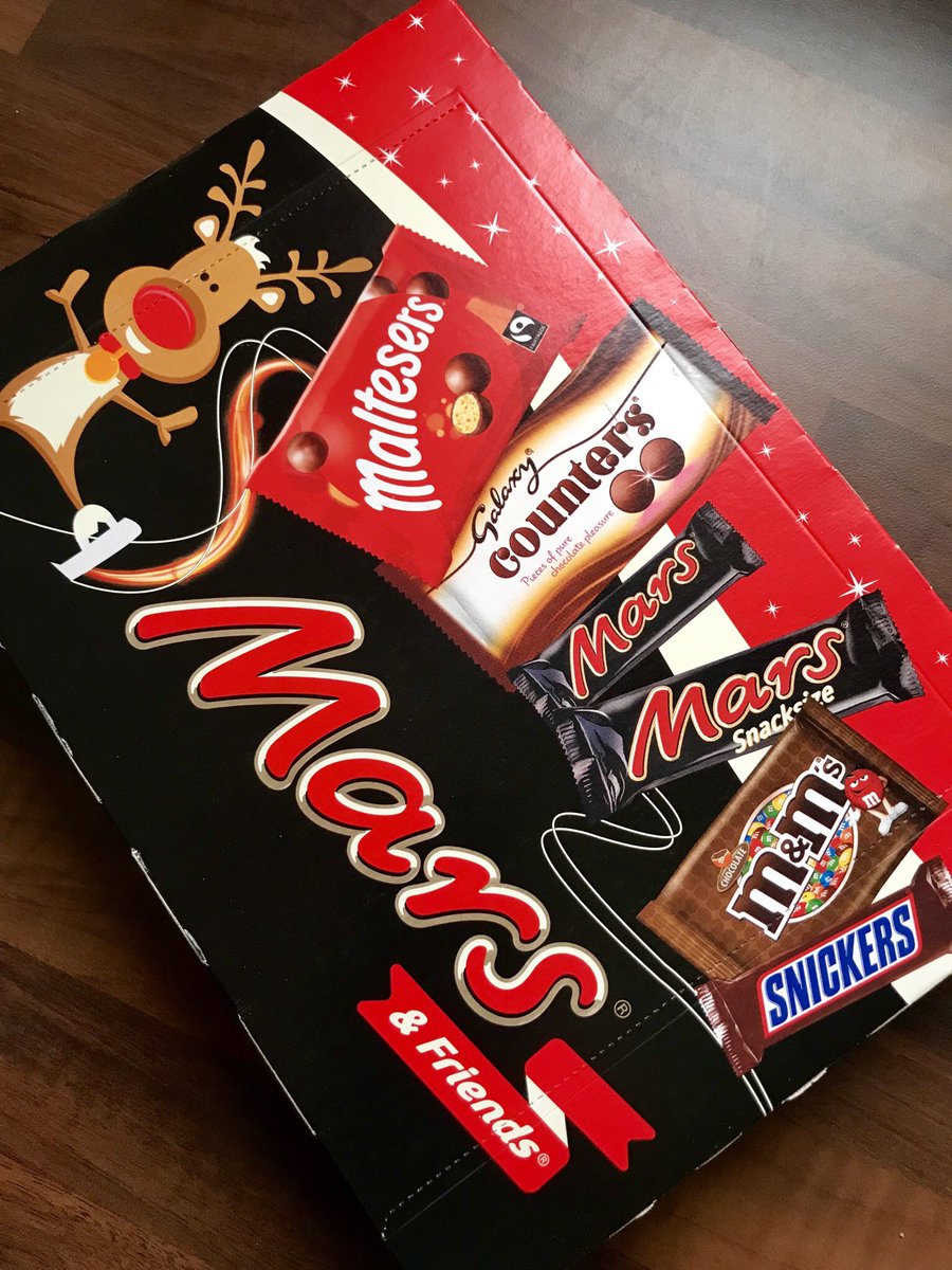 This morning my kids ran a small Christmas gift out to the #Parish refuse collectors who were emptying our bins, and in return they gave the kids this box of chocolates! Nice one <a href="/StSaviourJersey/">Parish Of St Saviour</a>! 👏👍🎄🎁