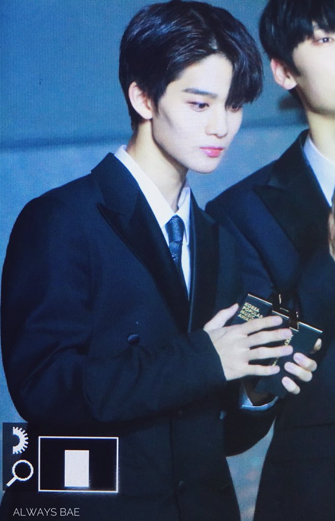 AlwaysBae510's tweet photo. 181220 KPMA
#배진영 #BAEJINYOUNG 
#워너원 #WANNAONE https://t.co/vFaDnLZ3Tk