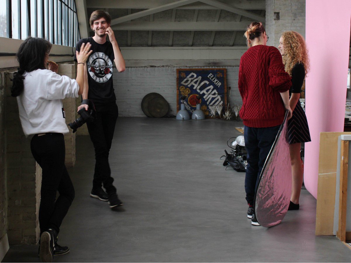 muaCharlotte's tweet image. Backstage at #SpaceModels ! Their website is gonna be 😍😍😍 #behindthescenes #teaching