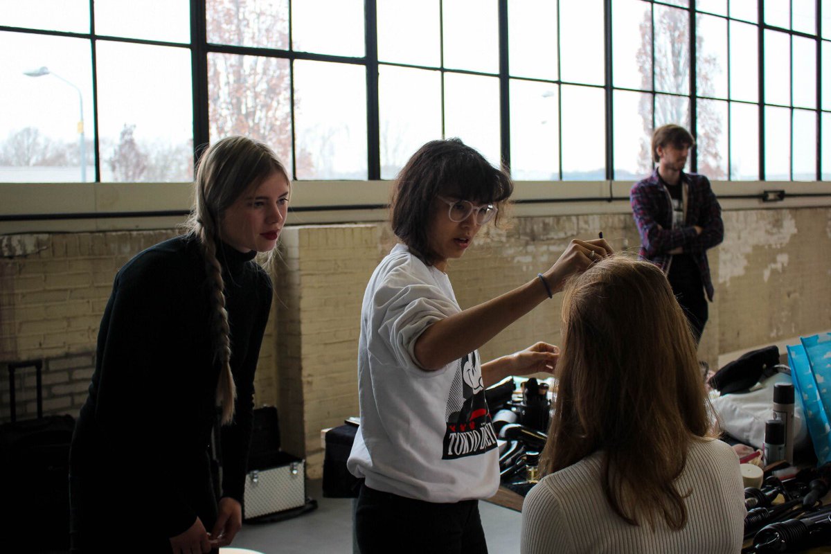 muaCharlotte's tweet image. Backstage at #SpaceModels ! Their website is gonna be 😍😍😍 #behindthescenes #teaching