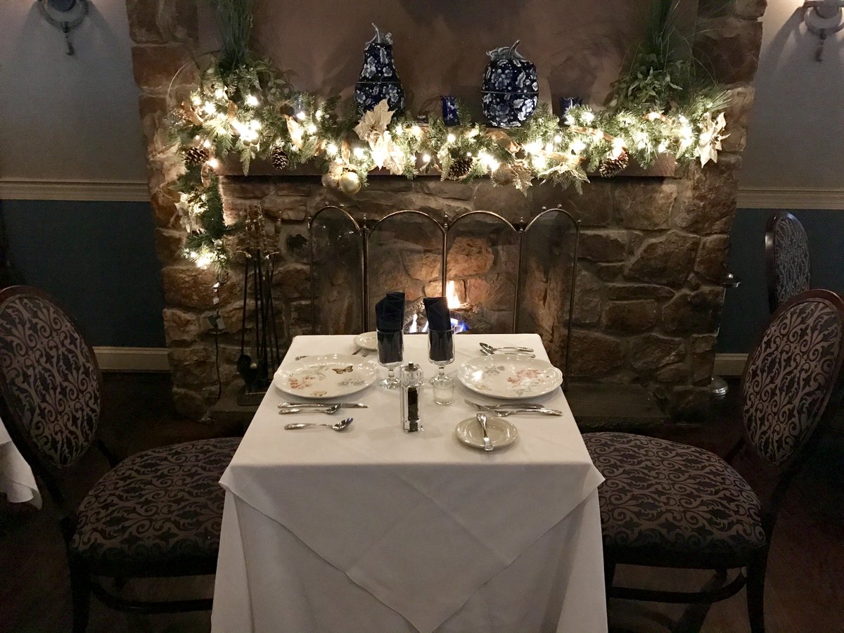 MendenhallInn's tweet photo. Ring in the New Year with Dinner at Mendenhall Inn! 
View Our Menu: https://t.co/M4YnDS1Ti0
Reservations: https://t.co/5JOt7KeJGY #NYE19 #Dinner #NewYearsEve https://t.co/2KT7t8OfWx
