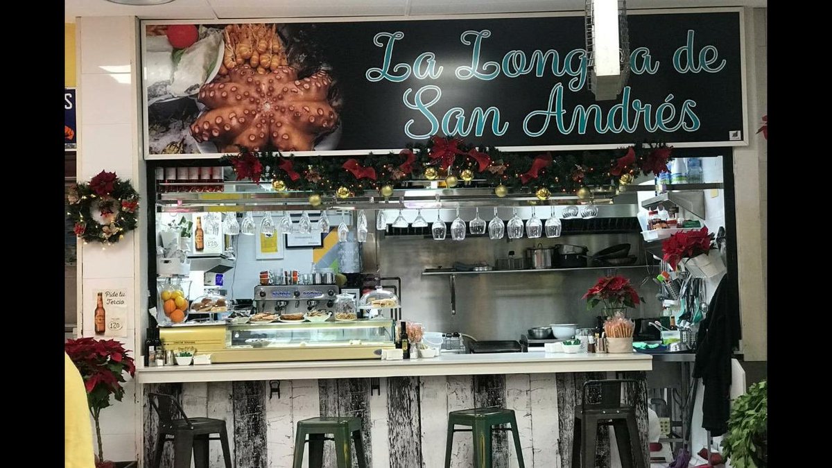 frihostel's tweet photo. ¿Te apetece una Estrella de levante fría y una marinera típica murciana? ¿De tapa en tapa y tiro por qué me toca?La Longica de San Andrés tiene todas las respuestas. 

Frihostel equipa a sus clientes con los mejores productos para que paséis unos felices aperitivos navideños ☀️ https://t.co/cOa8lk8rvU
