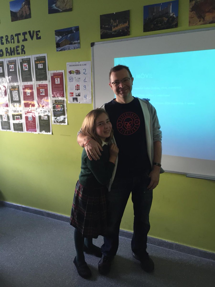antavillaschool's tweet photo. Nuestros #alumnos de 5º de #Primaria han vuelto a recibir la visita de Emilio Santos, papá de una de nuestras alumnas, para recibir una pequeña #formación sobre seguridad y privacidad en la red. 🖥⌨️ ¡Un tema muy interesante al que han puesto muchísima atención! 😃 https://t.co/yVkMuH7e6A