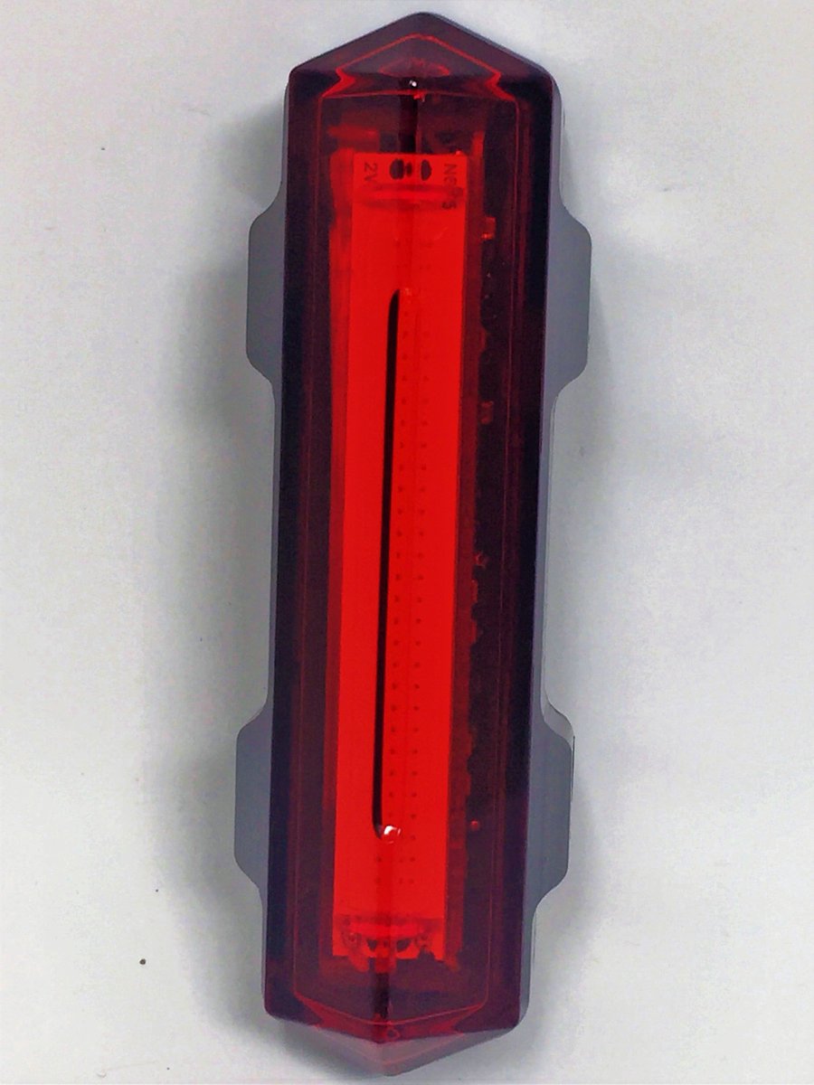 SerfasUK's tweet photo. The NEW Serfas Thunderbolt 2.0 is now available in the UK for the first time!
 From all good IBD's and on our website... 50 Lumens and up to 19.5hrs run time. 
#serfas #thunderbolt #bikelights #besafebeseen  https://t.co/gd0twumqS2 https://t.co/PtT0IRXpPQ