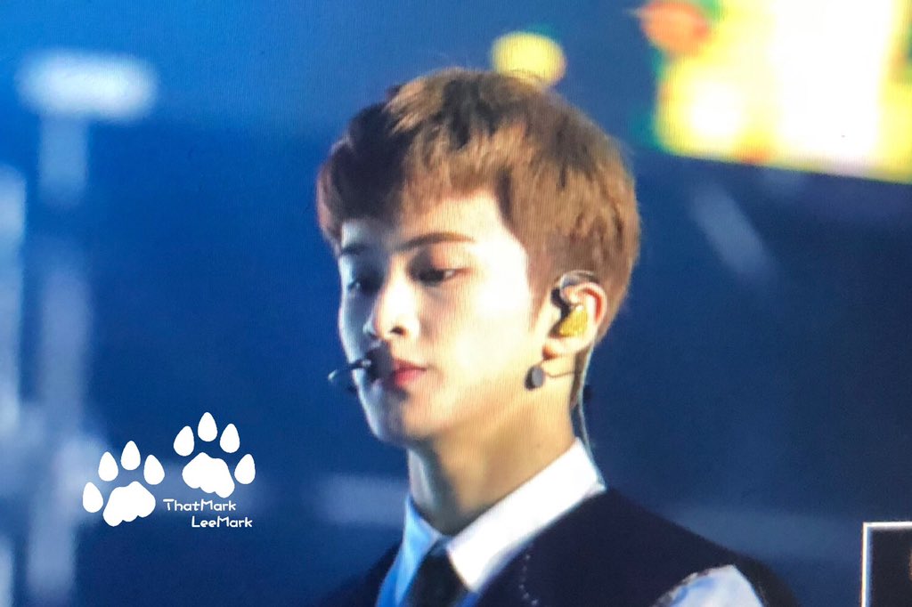 thatmarkleemark's tweet photo. 181220 - KPMA 마크 프리뷰
#SimonSays 
#NCT127_Regulate
#NCT #NCT127 https://t.co/3IJO0KDth6