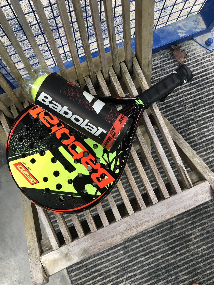 #Sport rencontre conviviale chez <a href="/Padelattitude/">Padel Attitude</a> entre <a href="/lavoixmedias/">La Voix Médias</a> et <a href="/NorautoFr/">Norauto</a> . Merci <a href="/JeromDumont/">Jérôme Dumont</a> <a href="/jfbruneau/">JeanFrançois Bruneau</a> #raquetteneuve 😉