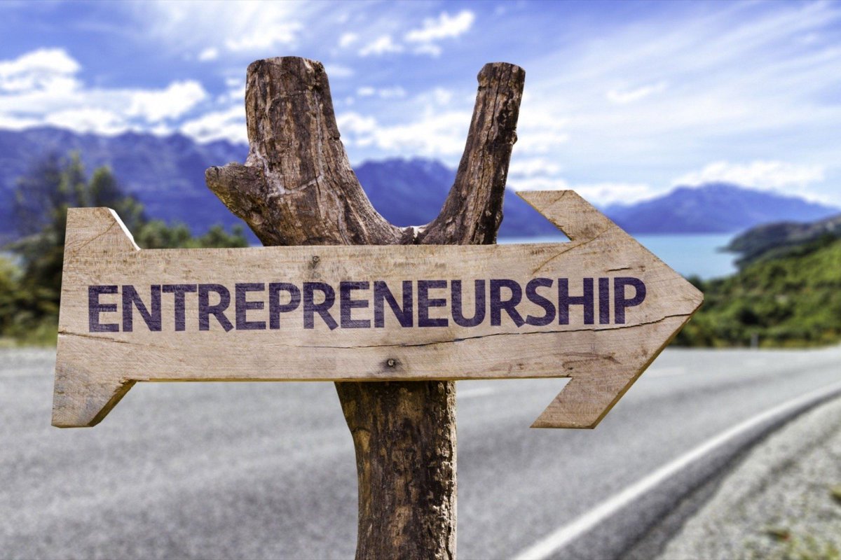 paulecasey2020's tweet photo. Wonderful advice on how to approach becoming an entrepreneur. Find a niche!  My comment: Forget your passion…think about what your customers passion or more importantly, what your customer needs. https://t.co/MB0l69Nf68 https://t.co/a0g7cDyjSq