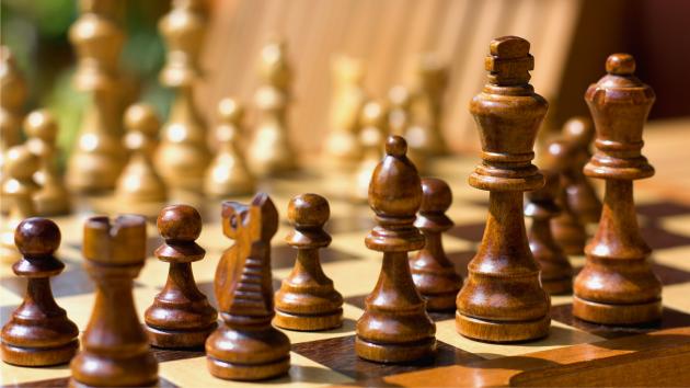 WorldChessPiece's tweet image. Top Chess Game Variants

It’s a tricky thing writing about chess variants if only for the sheer numbers of variants or variations on standard chess that exist today. A great number of these variants …

Read More: worldchesspieces.com/articles/top-c…