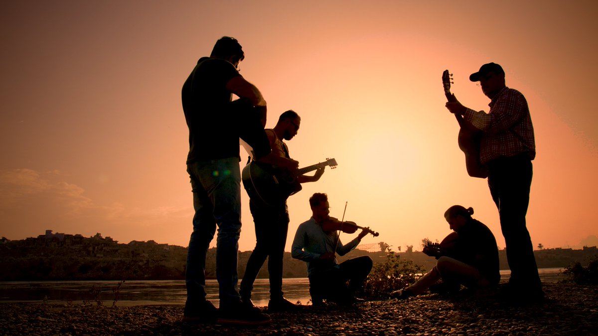 RudiVranckx's tweet photo. Heerlijk, zo'n project waar je energie van krijgt: een jaar na onze instrumentenactie #ImagineMosul trokken we terug naar Mosul, om met eigen ogen te kunnen zien hoe de muzikanten het er nu stellen. "From Mosul with love" kan je nu bekijken op @vrt_nu #vranckxtv https://t.co/671IJ8pEGx
