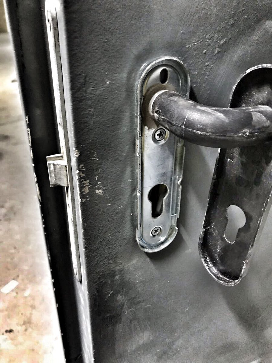 magnoliapty's tweet photo. CAMBIO DE CILINDRO EN PUERTA DE DEPÓSITO #TallerMagnolia #Cerrajeros #CerrajeríaMagnolia #CerrajerosPanamá #CerrajeríaPanamá #GenteMagnolia #LocksmithPTY #LocksmithPanama #Cerrajería #Llaves #TuCerrajería #Established1949 #CerrajeríaEnPanamá #CerrajeríasEnPanamá #Cerraduras https://t.co/SfyDnAPaxc