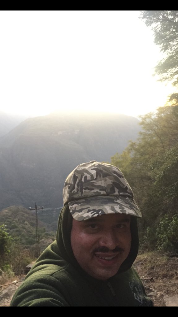 Capi60Mario's tweet image. Arriba Juan ya cantó él gallito, sal Solecito caliéntame un ratito MGS