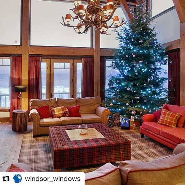 builtbybrosco's tweet image. Another great Christmas picture, this one from @windsor_windows - great shot!

#windsorwindows #windows #keepcraftalive #millwork #brosco #builtbybrosco #christmas #holidays #keepcraftalive