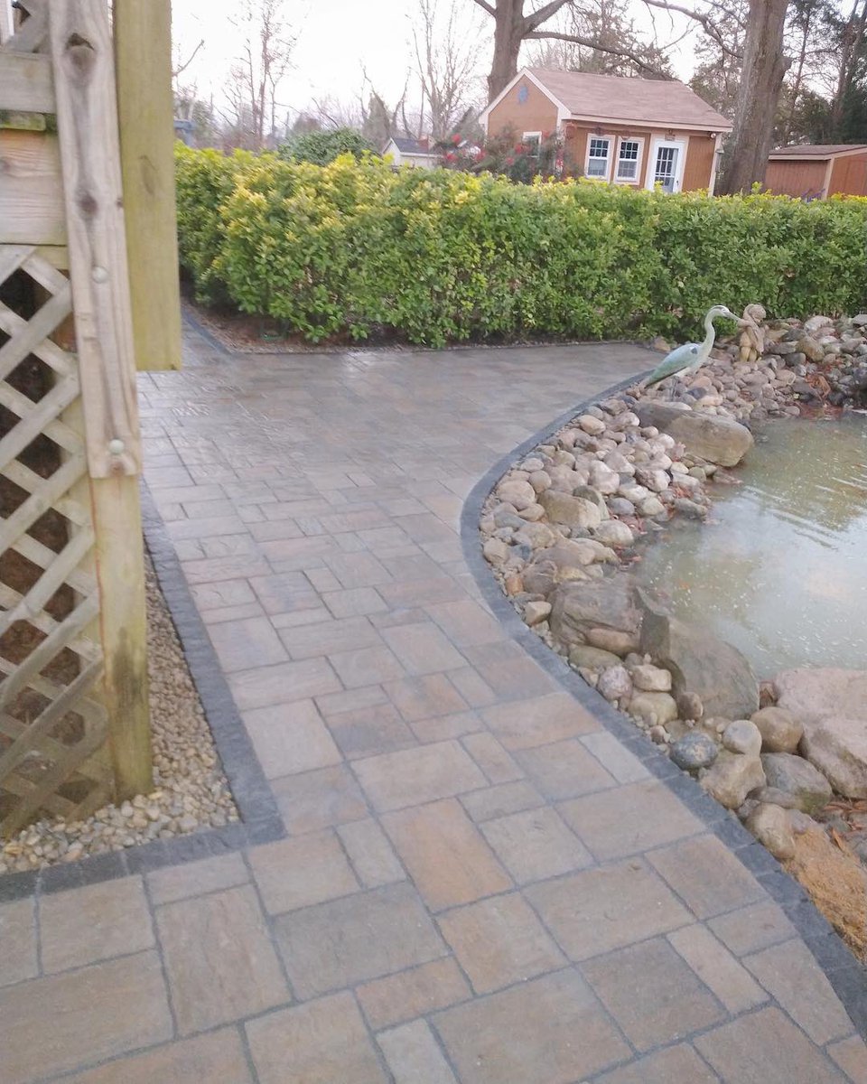 techotaphouse's tweet photo. #TechoPro Elite Landscaping asked if I thought #TechoBloc #Squadra would look weird as a single border on #MistaRandom. I said, “Go for it!” 👊🏼
What do y’all think of how this walkway in #FairfaxVA turned out?
@kevincarrolllan @paverpete1 @TechoRyanRav @stonethack @erikhagen15 https://t.co/6zdlaD0VtS