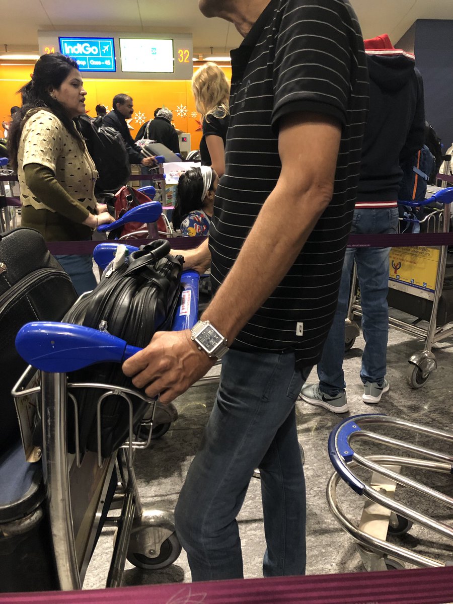 tanukaushik's tweet image. Thursday evening scenes at @BLRAirport checkin. Go @IndiGo6E  , you’re rolling back the years. #whatanidea #webcheckinfail