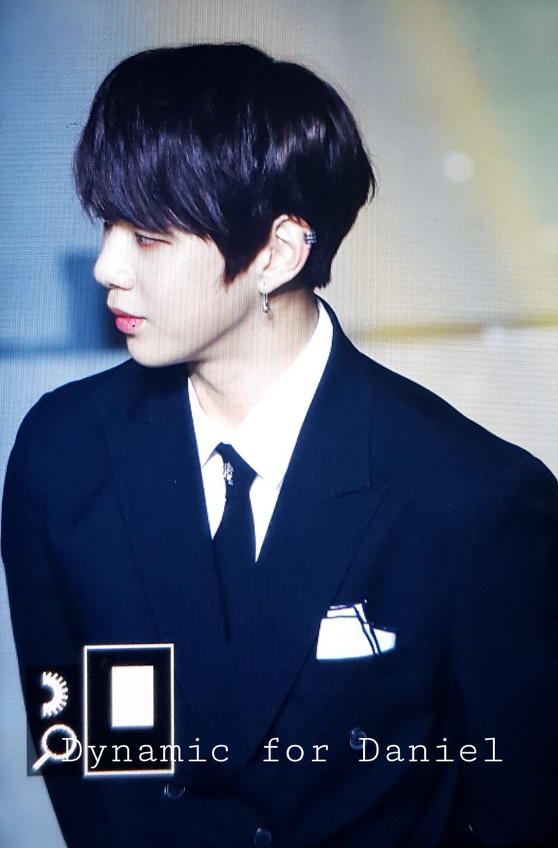 DYNAMIC_1210's tweet photo. 181220 KPMA 
#강다니엘 #kangdaniel https://t.co/naZLzbEhaF