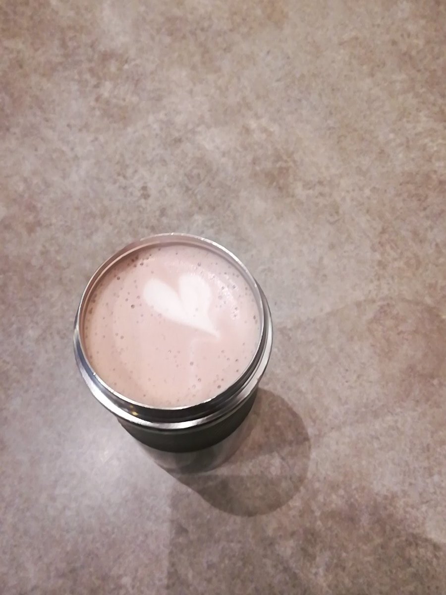 Instagans27's tweet photo. Edible art, thx Robby, #gratuitea #argotea https://t.co/2GxLeo7i85