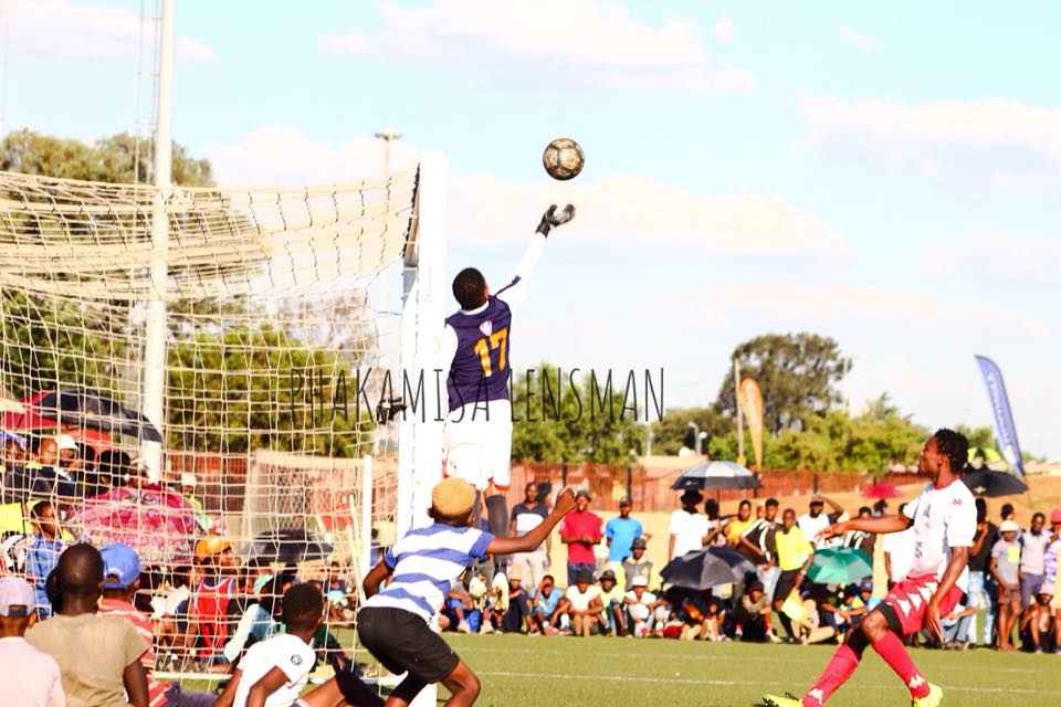 SowetoEntMag's tweet photo. Discovery Walter Sisulu Soccer Challenge log standings: Group E to Group H. #DWSSC #DiscoverySoccerChallenge #NikeCenter #KasiFootball
Info: @TrainedEyeMedia https://t.co/MssnFor6un