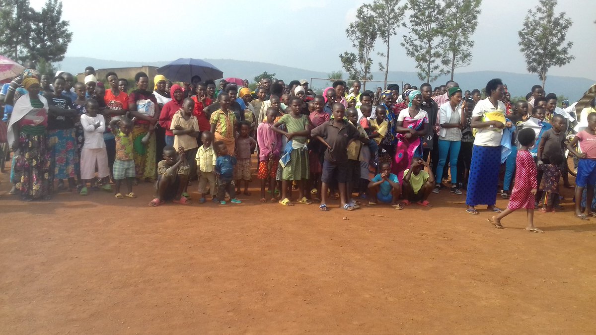 Uyu munsi mu Murenge wa <a href="/NtaramaS/">Ntarama Sector</a> habereye ubukangurambaga ku buringanire n'ubwuzuzanye bw'umugabo n'umugore mu buhinzi ariyo nkingi y'umuryango. Tukaba twafashijwe na <a href="/intalert_Rwanda/">International Alert Rwanda</a> hamwe n'abakinnyi ba cinema nyarwanda. <a href="/BugeseraDistr/">Bugesera District</a> <a href="/GSF_RC/">Gasore S. Foundation</a> @SergeGasore