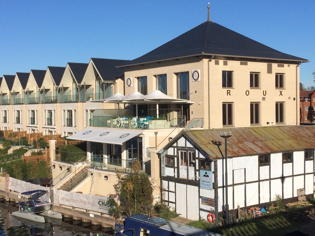 basestructures's tweet photo. We're proud to showcase these great shots of our recent terrace and entrance canopies @rouxatskindles courtesy of CPL Architecture #tensilefabric #shadecanopy #riverthames #newopening https://t.co/rmFrNCtAwB