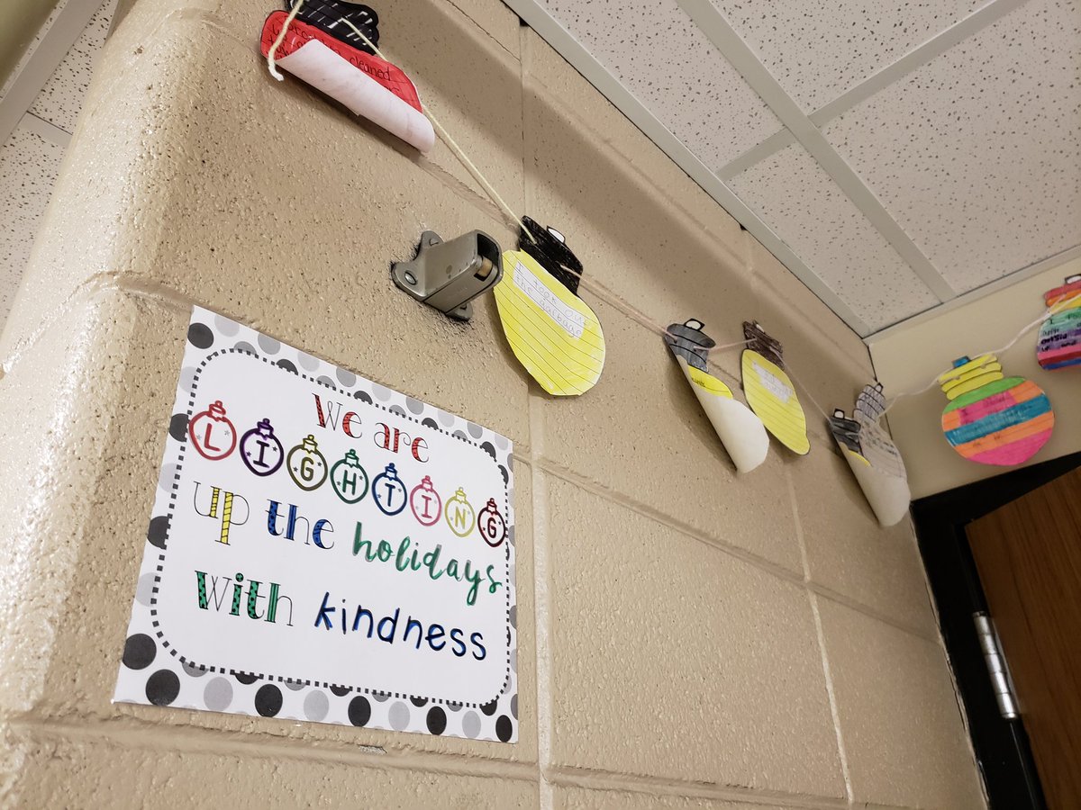 mrsanichHT's tweet photo. 4th grade is lighting the hallways with kindness! @MrsYang4th @MrsAmmentorp #HTdeservesit #HTspartans https://t.co/tjeVD0Laqd