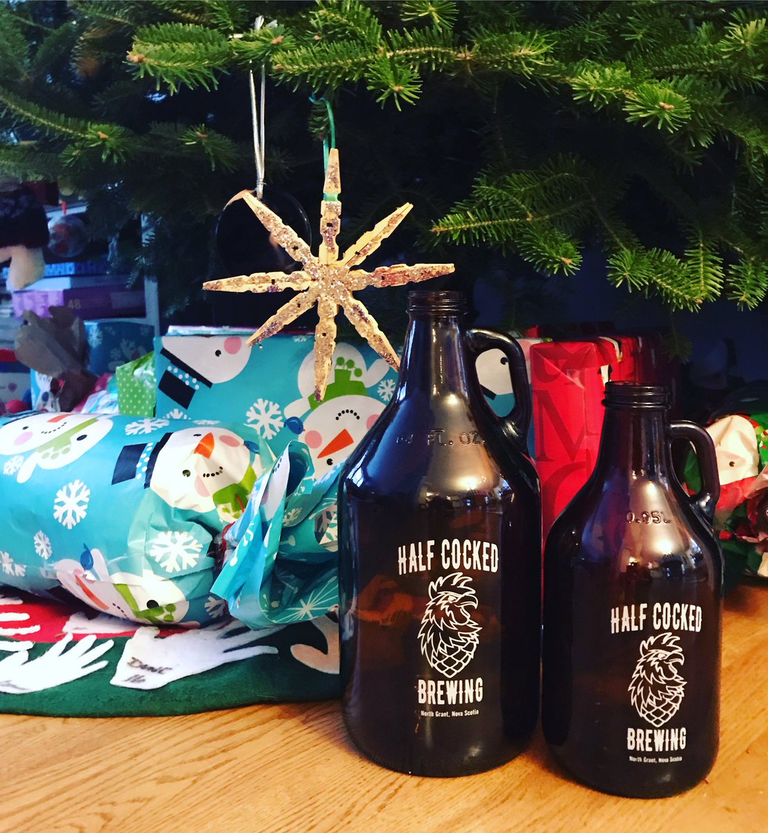 Open 4-7 for all your beer needs and to finish the shopping for the beer lover in your life.  #NorthGrant #growler #yourlocalbrewery #smallbatch #pints #flights #xmasgifts #giftcertificates