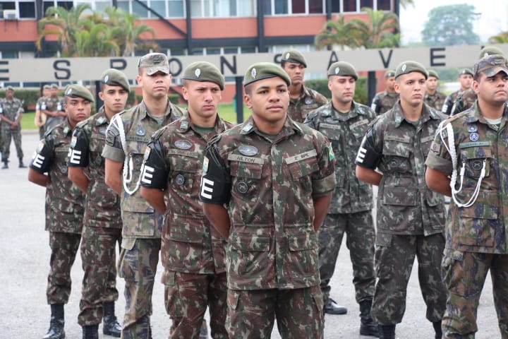 cmse_exercito's tweet photo. 2º Batalhão de Polícia do Exército conclui Estágio de Emprego de Cães Detectores: https://t.co/hPqgsVzS5b #2BPE #Bandeirantes #TudoPeloBrasil #SeuExércitoNuncaPara https://t.co/Os6CdndB5z