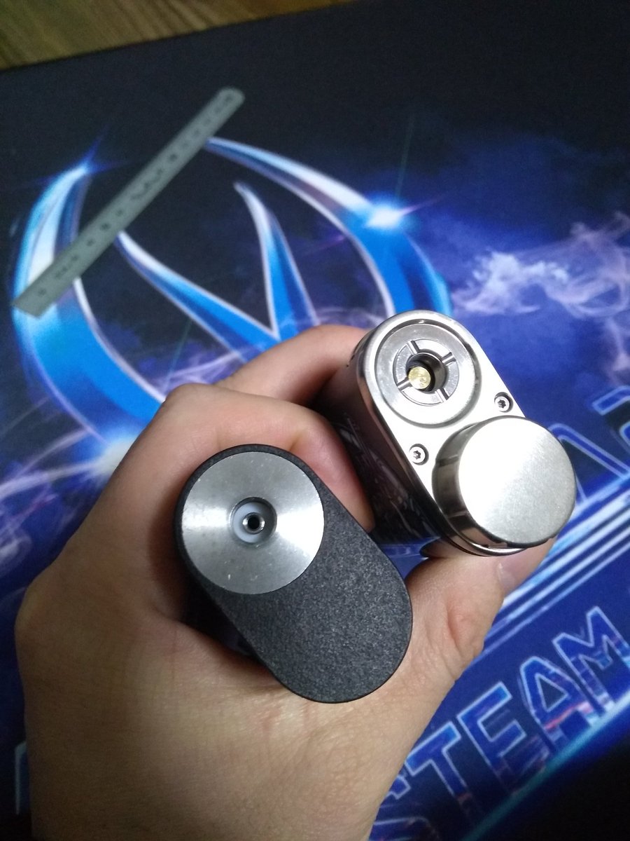 raoX2h6fjotZv7z's tweet photo. 乾燥待ちの間に〜

サイズはiStick Picoより少し大きいですね。
握った感じもPicoより少し太いです。
自分の手のサイズ的には、nullmodの方が持ちやすいです。良かった。
さて、どのアトマ載せようかな？
…と言っても余り持って無いんだけどね。
#nullmods https://t.co/qnSaSsHoTo