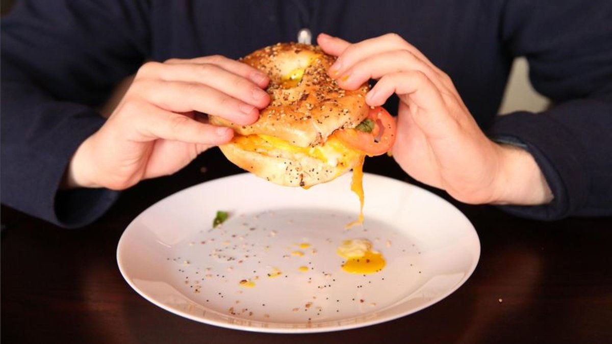 Report: Oh, Fuck Yeah, Egg Yolk Dripping All Over Sandwich trib.al/AKKeCYB