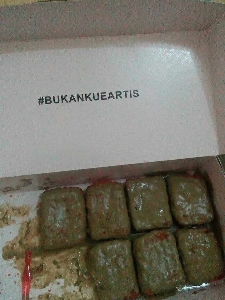 suciayunda2's tweet photo. Demi makan ini harus naik kereta dulu ke malang 😌
Mugo-mugo ndang iso bangun omah mas @kaesangp 😂🙏

#bukankueartis https://t.co/Z2Gcte5uxu
