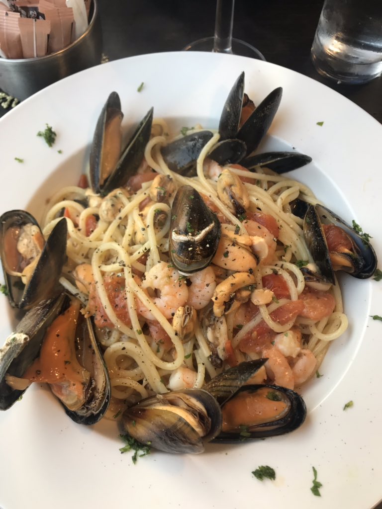 FootstepsDesign's tweet photo. Amazing post Christmas lunch at Y Not Café. https://t.co/4Ua9BLY9q3