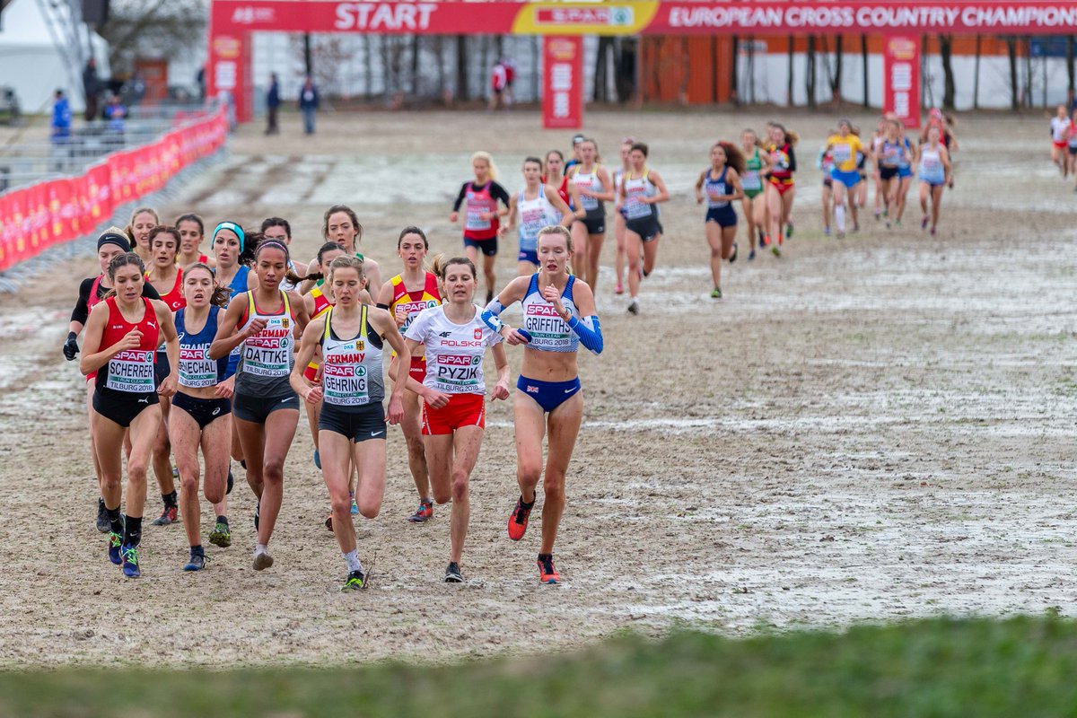 All photos from the Women U23 race are available on our facebookpage! ✅ #Tilburg2018 #CreatingCrossovers