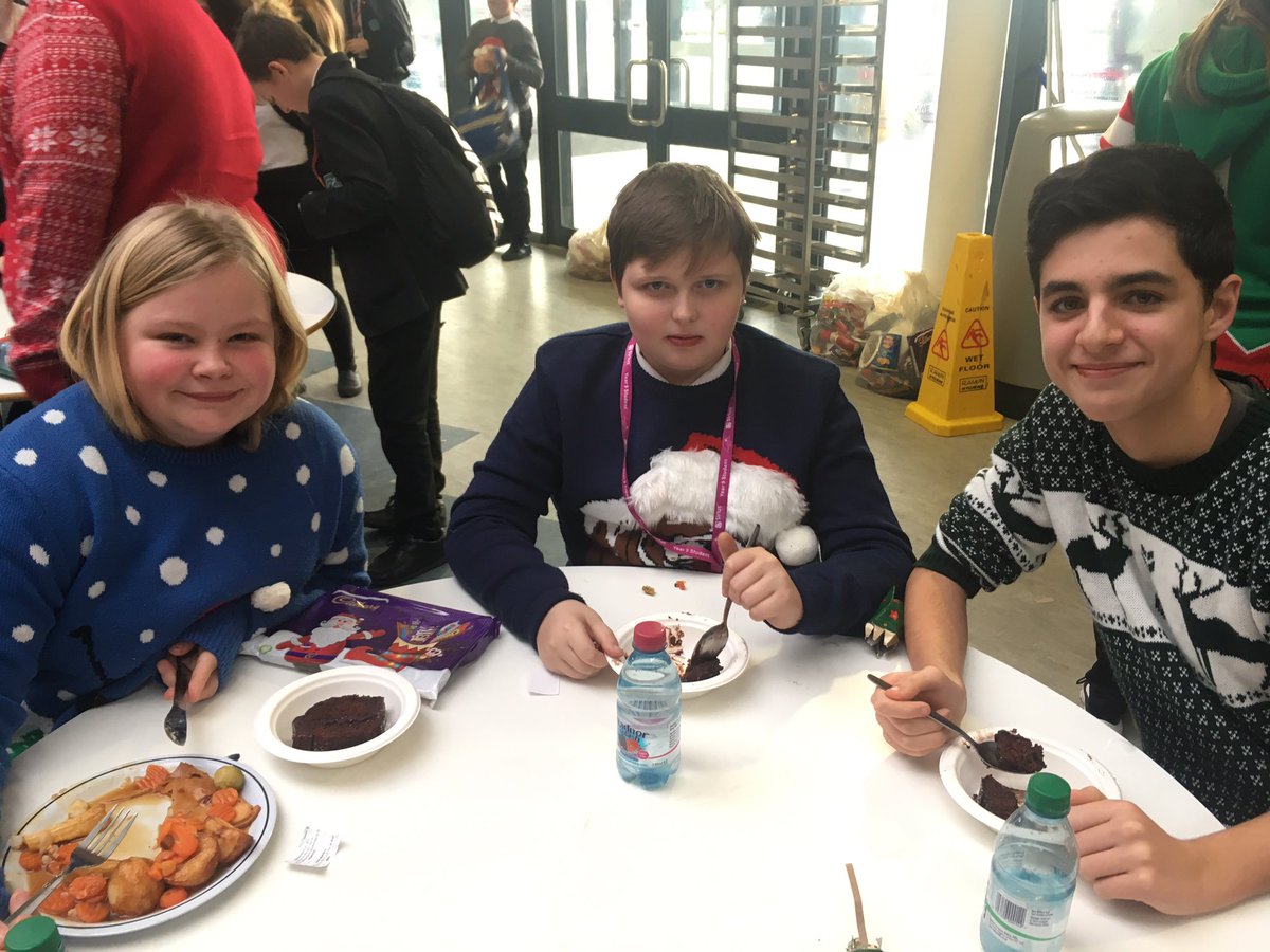 sirius_north's tweet photo. #SANChristmasdinner is underway! ⛄️🎄🎅 https://t.co/Yx9DLZId7K